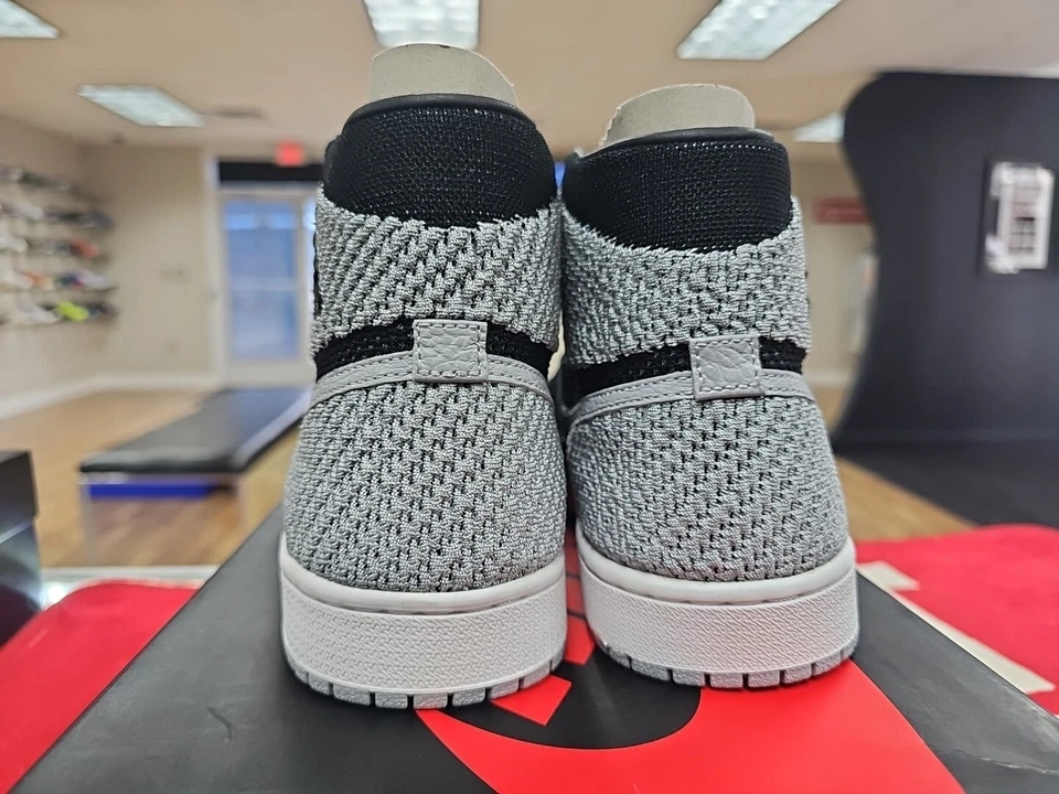 AIR JORDAN RETRO 1 RETRO OG FLYKNIT ALTO "SOMBRA" TALLA 9 NUEVO EN MANO Foto 3 de 4