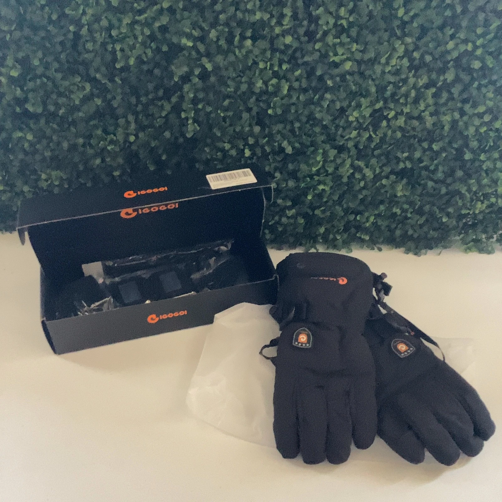 IGOGOI Heated Gloves Unisex XL Black with Batteries & Box