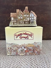 David Winter The Apothecary's Shop Vintage Miniature 1985