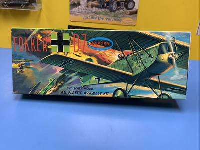 MAQUETTE AVION WW1 FOKKER E.V/D.VIII (Erich Loewenhardt) GERMAN RODEN 1