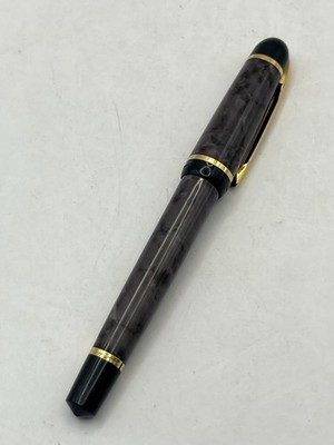 Waterman Phileas Füllfederhalter   Black Marble   Gold-Applikationen