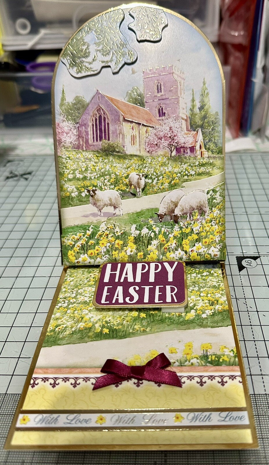 Handarbeit DL Zelt faltbar Staffelei Stil Osterkarte Kirche Szene gold foliert