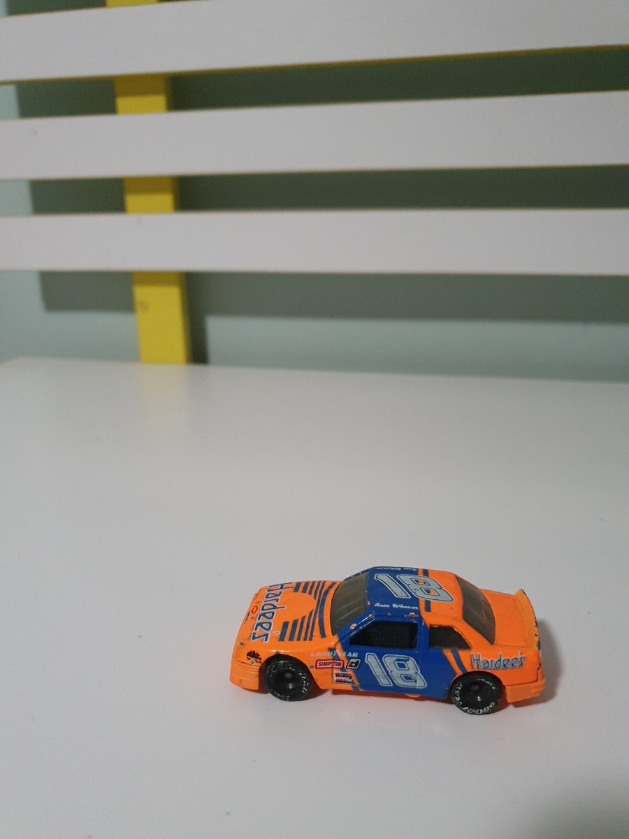 Voiture Miniature Matchbox Days Of Thunder 1990 - Russ Wheelers Chevy Lumina 1/64, Neuf Sur Carte