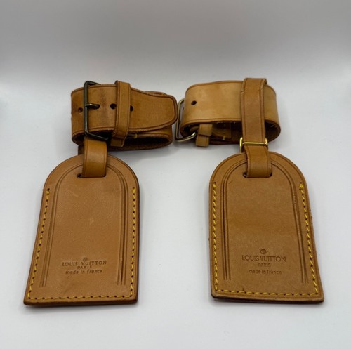 2er Konvolut Louis Vuitton Tag Adressanhänger Namensschild + Binder Riemen