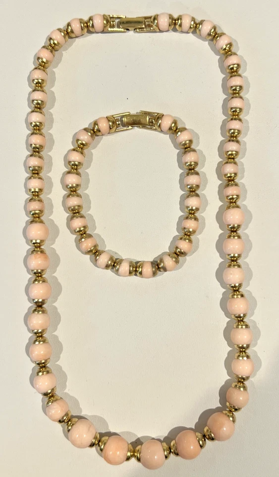 Conjunto de collar vintage de cuentas rosa Avon de 18" y pulsera de 7" firmado Foto 4 de 4