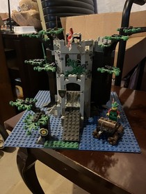 LEGO CASTLE 6077 Forestmen's River Fortress COMPLETE w/ Box and Instructions