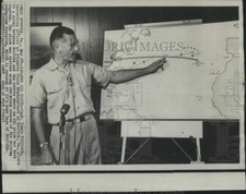 1968 Press Photo Captain James Hildreth points to point oil slick sited