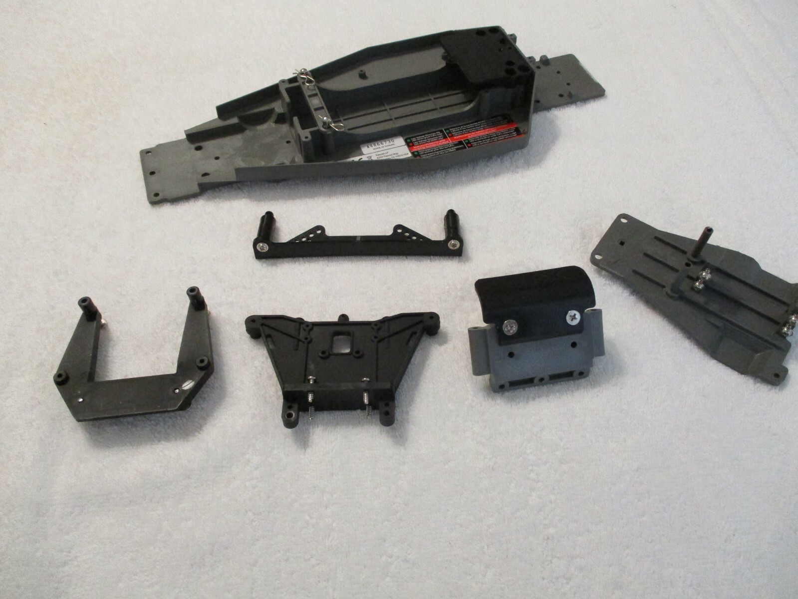 New Traxxas Rustler 2wd XL5 VXL Chassis Shock Towers Bulkhead Bumper