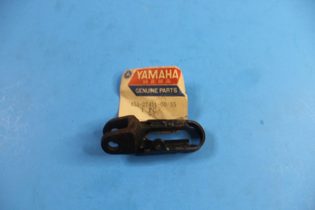 NOS Yamaha Footrest 1 1974-1976 DT100 / 434-27411-00-35 | eBay