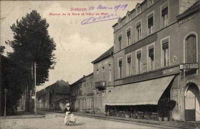 Ak Diekirch Luxemburg, Avenue de la Gare und Hôtel du Midi - 11455200