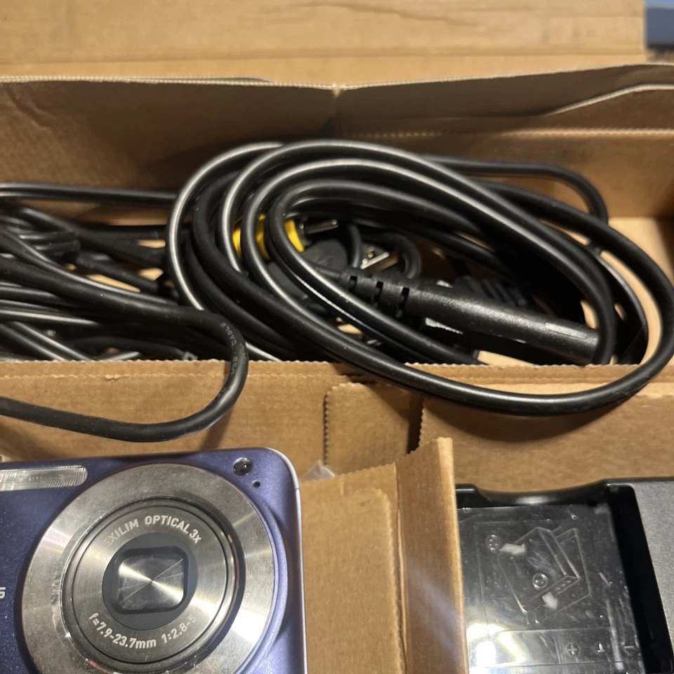 Casio EXILIM ZOOM EX-Z1080 10.1MP 3x Optical Zoom Purple w/ Box Memory Card - Image 4 of 4