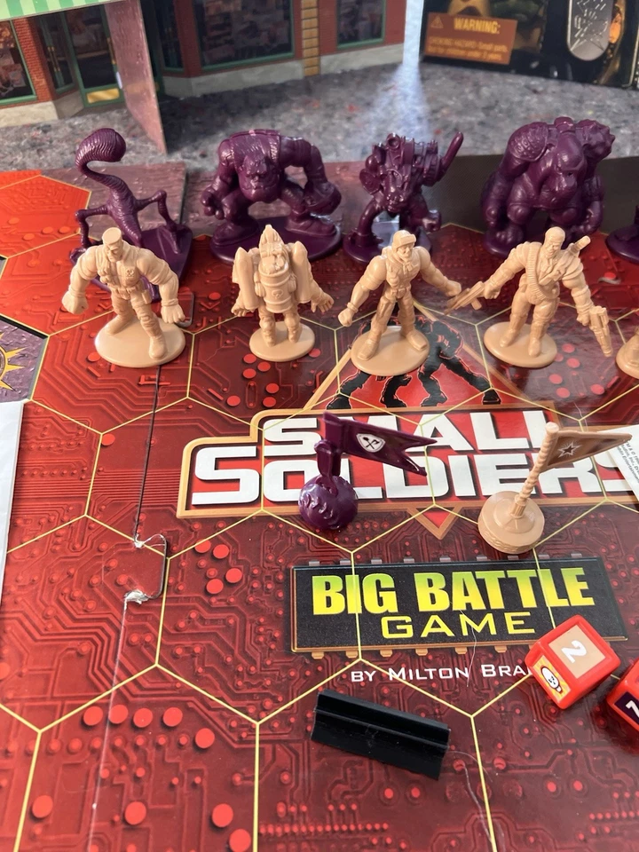 Vintage MB Small Soldiers Big Battle 1998 Board Game 100% Complete - Image 2 of 4