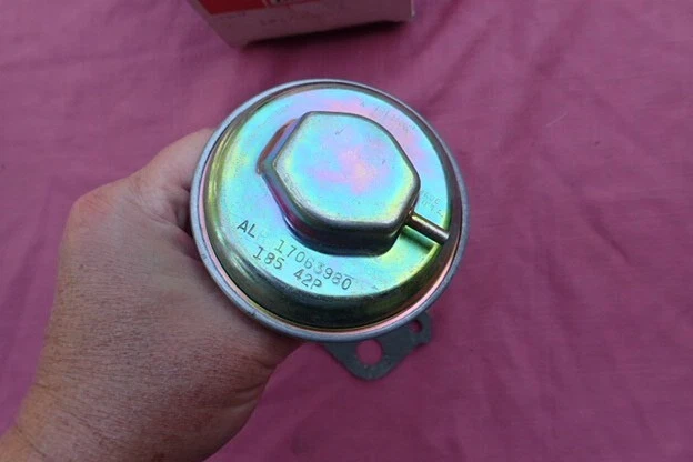 Клапан рециркуляции отработавших газов 1980 GM (3,8 л V6), новый из старых запасов! 17066118 Buick Oldsmobile Pontiac Chevy - Изображение 3 из 4