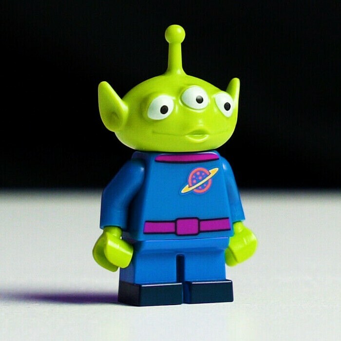 LEGO® Pizza Planet Alien (w/ Stand) Minifigure - Disney CMS