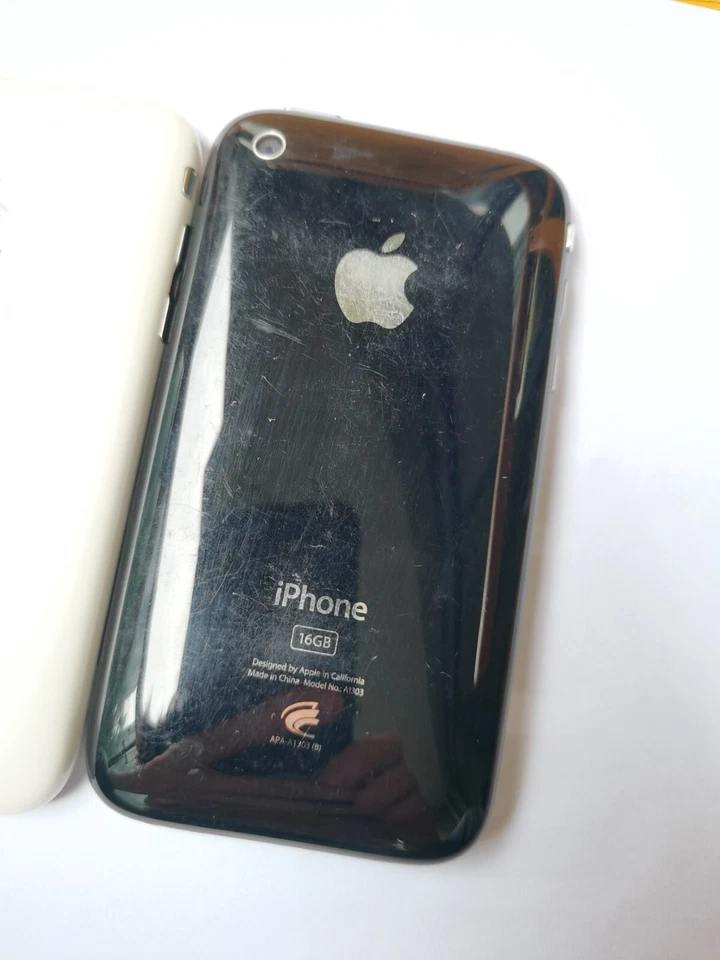 iOS 6 Apple iPhone 3GS - 8G 16G 32GB (Unlocked) A1303 (GSM) 100% Working - Image 2 of 4