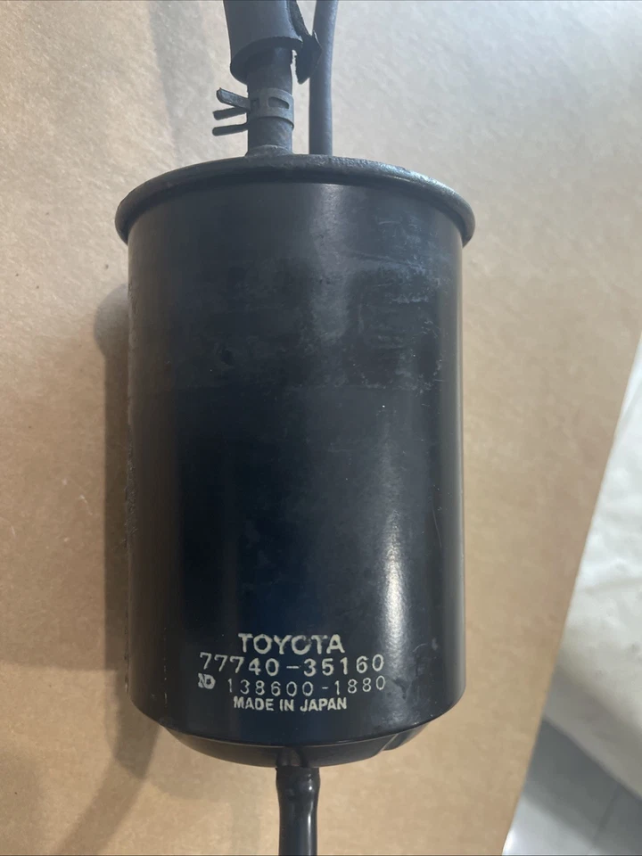 Camioneta Toyota 1984-1989 4Runner 22R 22RE bote de carbón de vapor de combustible OEM Foto 2 de 4