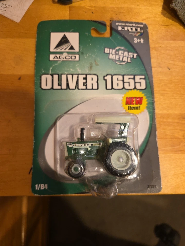 Tractor ERTL Oliver 1655 escala 1/64 de 2004 metal fundido a presión AGCO #37221 Foto 2 de 4