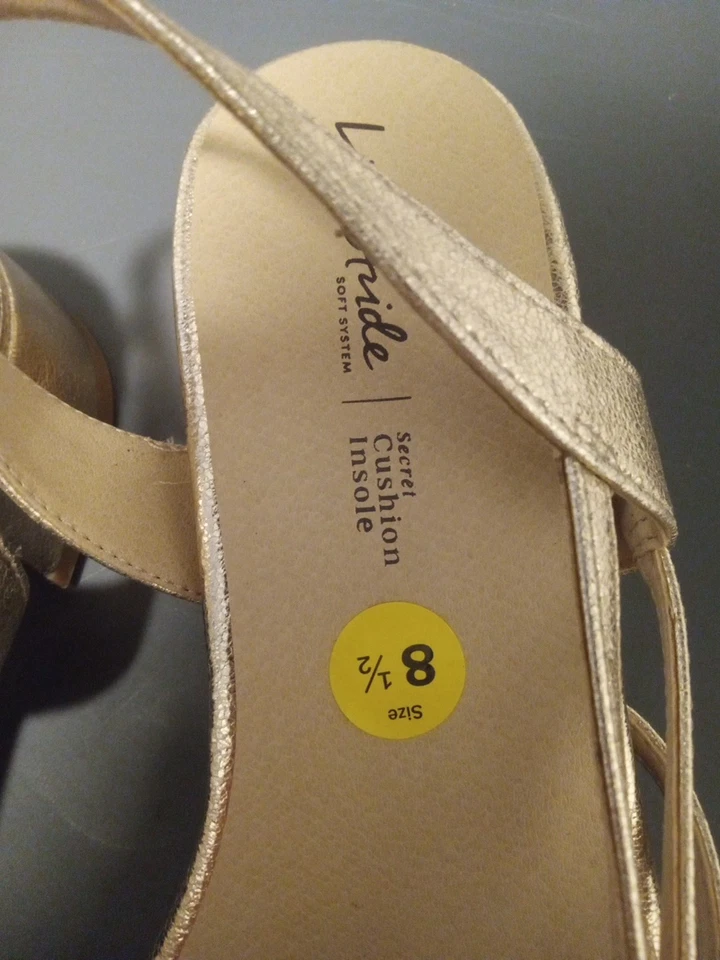 Life Stride 软系统金色闪亮女式 81/2 一脚蹬凉鞋轻便 — 第 2/4 张图片