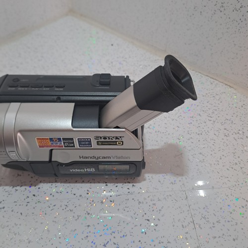 Sony Handycam CCD-TRV218E Camcorder Hi8 Tape 560x Night Vision Camera + Charger - Picture 14 of 21