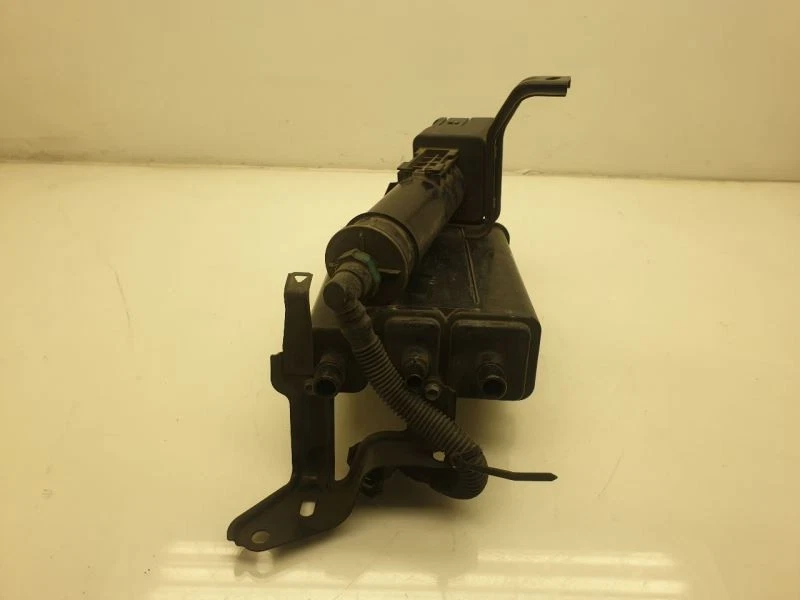 Toyota Prius V 2014 1,8 L 4 cilindros montaje de bote de vapor de combustible  Foto 2 de 4