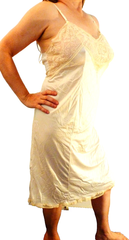 WONDER MAID VINTAGE AMARILLO PÁLIDO MEGA ENCAJE RESBALADIZO SATINADO NAILON DESLIZAMIENTO COMPLETO 42 EVC Foto 2 de 4