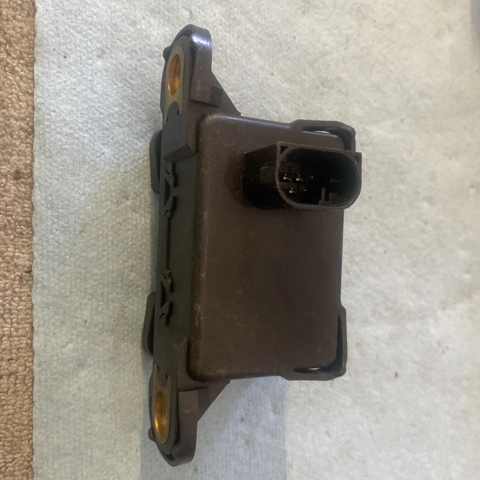 2004- 09 JAGUAR X350 XJ8 XJR TURN RATE ACCELERATION SPEED SENSOR 5W93-14B296-AE  - Image 3 of 3