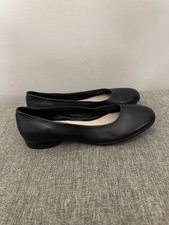 Ecco Women  s Black Slip On Flats Size 6