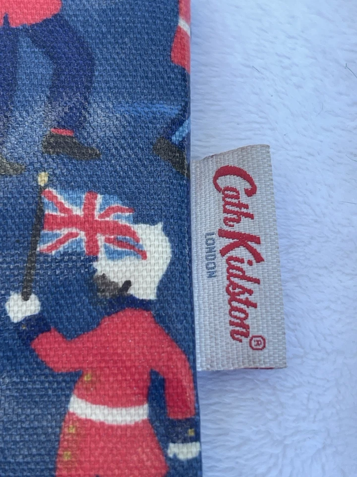 Cath Kidston 伦敦彩妆,更换钱包涂层棉经典护带 2 件装 — 第 4/4 张图片