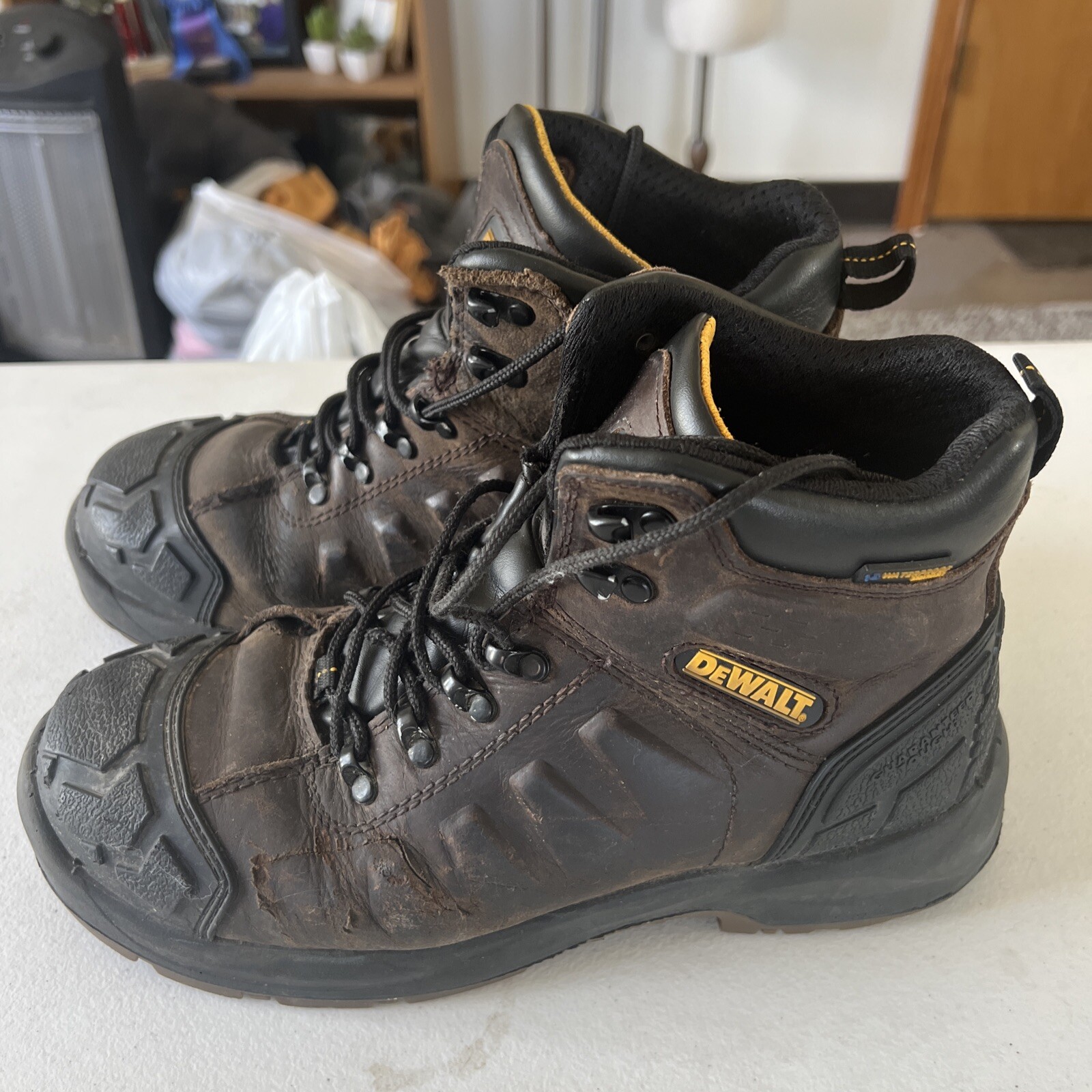 DEWALT ASTM F241318 Men's Steel Toe Leather Oil Resistant Work Boots