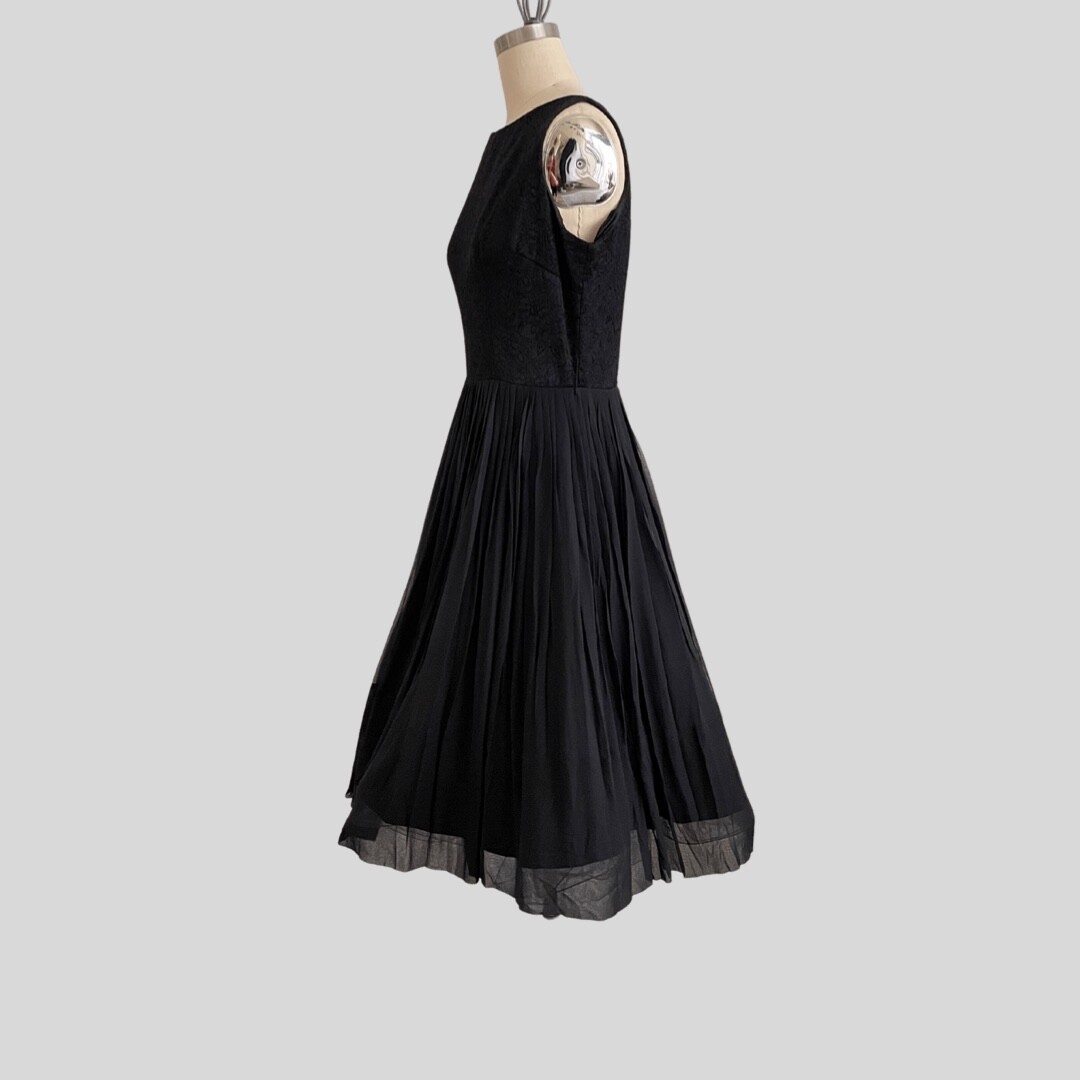 Vintage 50s 60s Black Dress Lace Full Skirt Pleat… - image 2