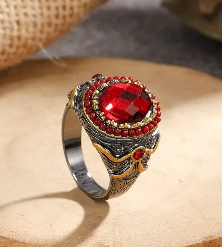 Anillo tótem vintage de dos tonos con piedra roja radiante y circón. Estilo audaz talla 12 Foto 4 de 4