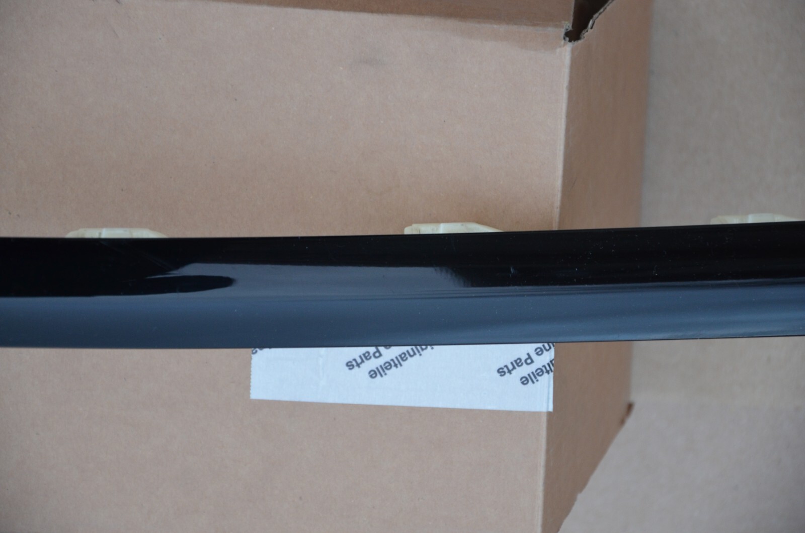 19-23 Bentley Flying Spur Rear Bumper Right Trim Molding Black 3SE807472A OEM