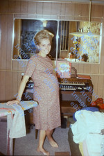 Casa móvil 1969 35 mm diapositiva mujer embarazada vida Boulder Colorado #15347