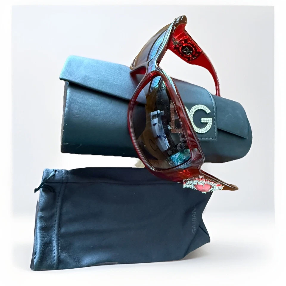 Gafas de sol Dolce and Gabbana rojo oscuro DG 6053-G cuadradas adornadas estuche dañado Foto 3 de 4