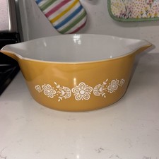 Vintage Pyrex Butterfly Gold 2 1/2 Qt Cindere...