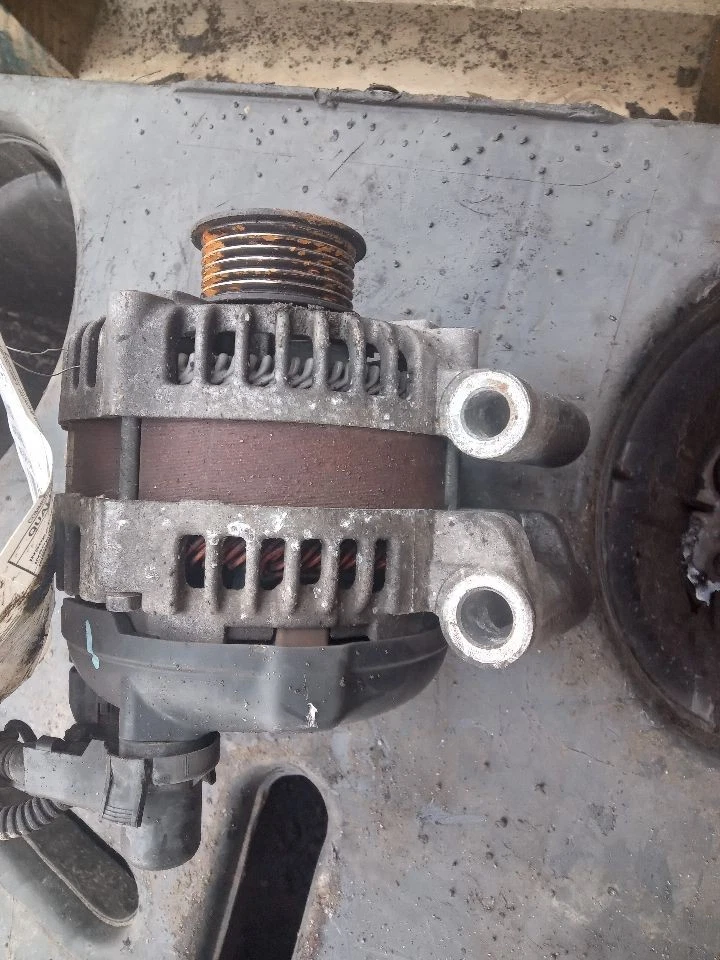 Used Alternator fits: 2006 Chrysler 300 2.7L 140 amp Grade A - Image 2 of 4