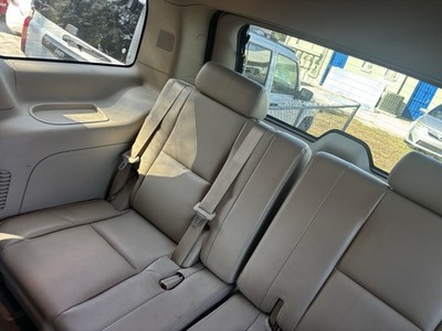 Tahoe With Third Row Seatnull