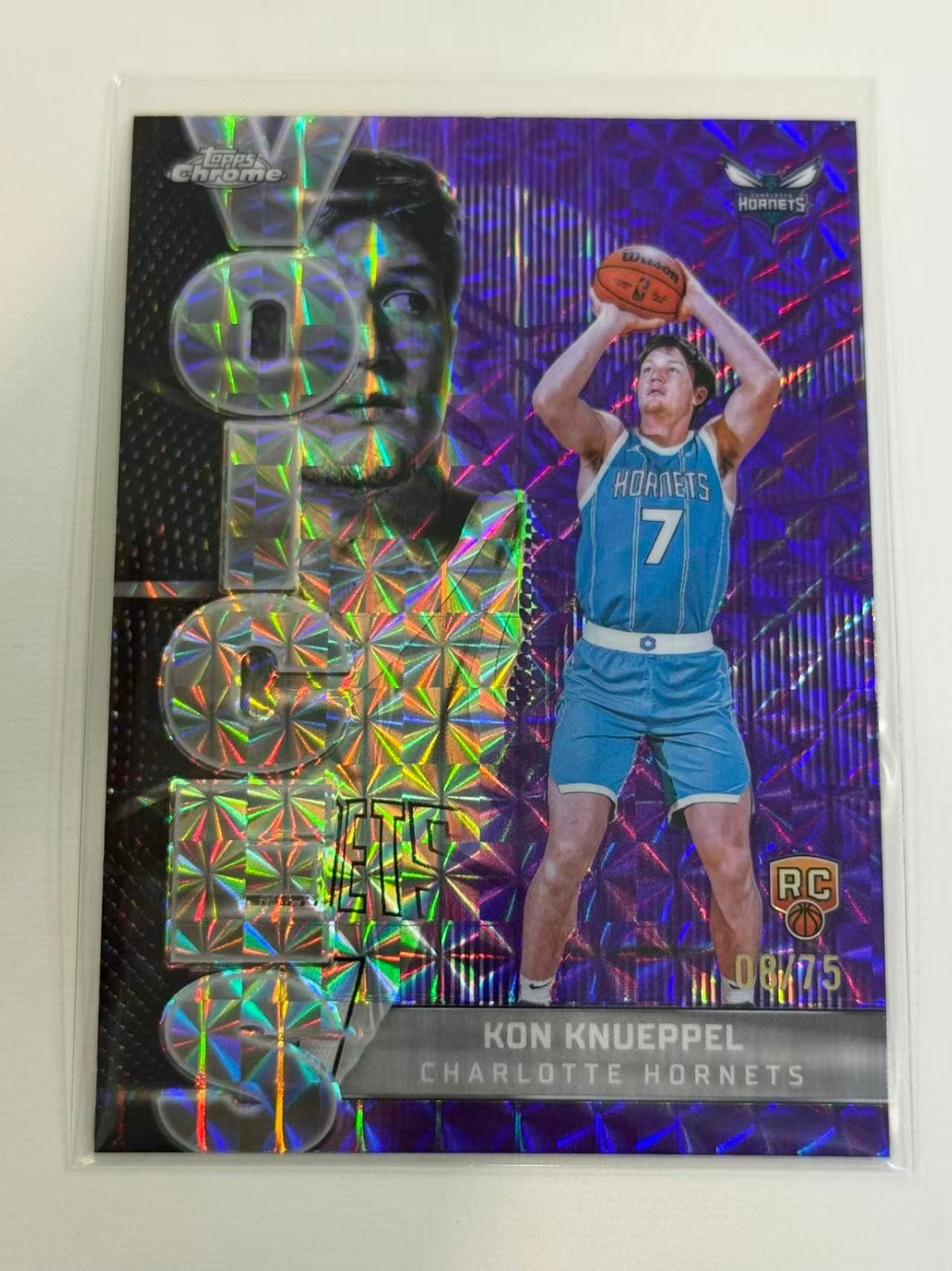 2025-26 Topps Chrome Voices Purple Geometric #VS-9 RC Kon Knueppel 08/75 Hornets