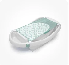 Summer by Ingenuity Comfy Clean Deluxe Bather - Green