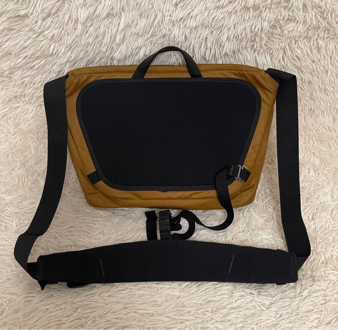Arc'teryx Granville 10 Courier Shoulder Messenger Bag Nylon Brown