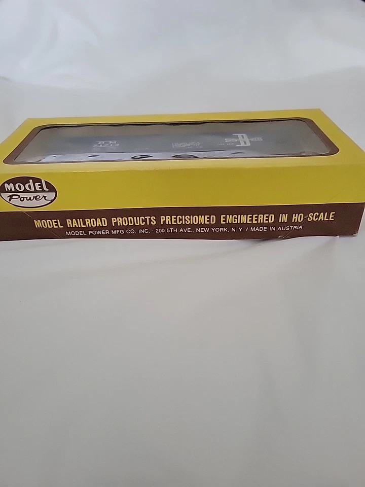 Model Power 4-Bay Hopper Car In HO Scale - Image 4 of 4