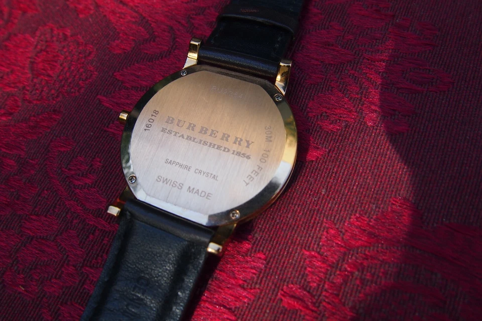 BURBERRY GOLD PLATED WRISTWATCH WITH ORIGINAL LEATHER BAND DIAMETER=40MM SWISS   - Image 4 of 4