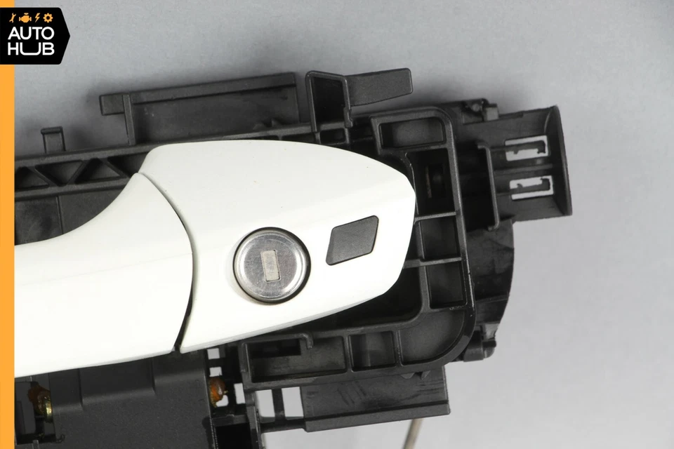 Manija de puerta exterior delantera izquierda OEM 81k 12-14 mercedes w204 c250 c300 c350 Foto 4 de 4