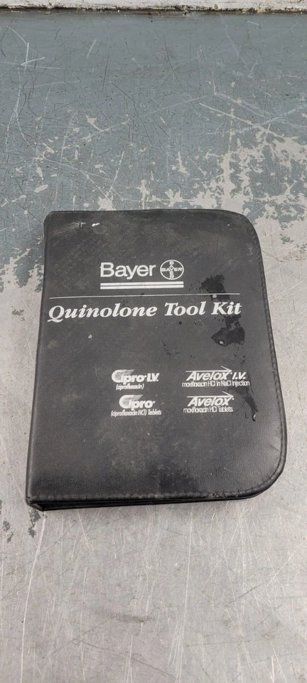 2007 Porsche 911 997 Carrera S Tool Kit #6682 B2 - Image 2 of 4