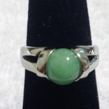 Sterling Silver Jade Colored Stone Size 6 4.4 Grams.