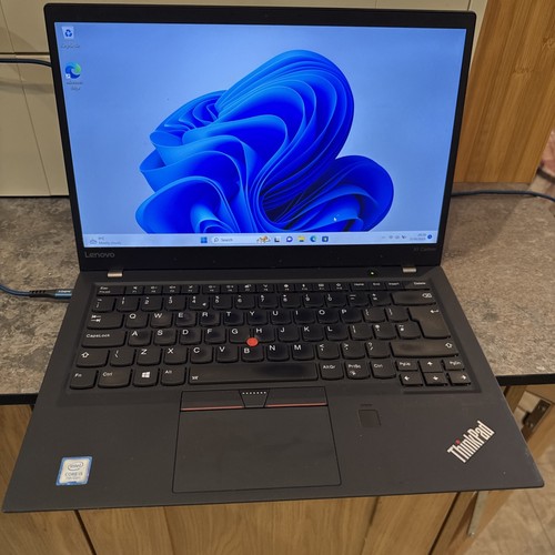 Lenovo ThinkPad X1 Carbon 5th - i5 - 8GB RAM - 256GB SSD - Picture 9 of 13