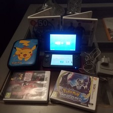 Nintendo 3DS XL Schwarz und Grau Ladegerät, Hülle 4 Spiele inkl. Pokémon Mond