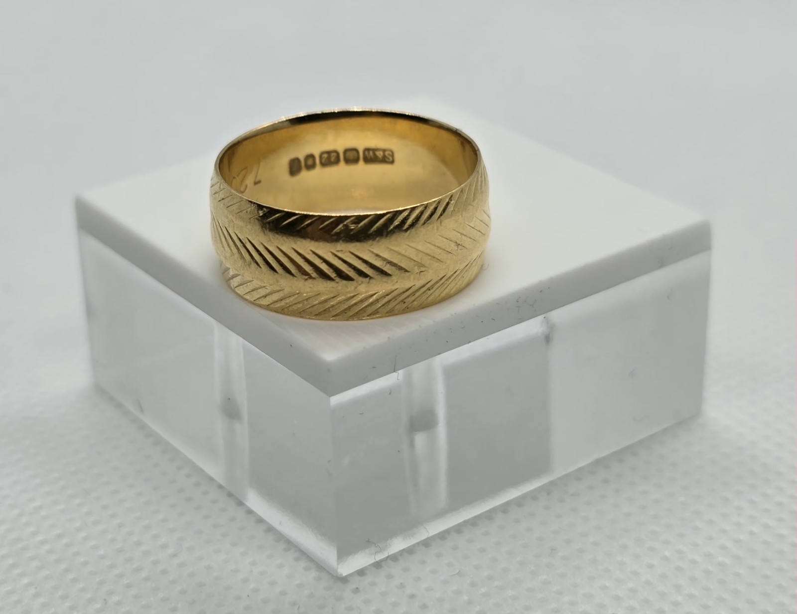 Solid 22ct Yellow Gold Patterned Wedding Band Rin… - image 14