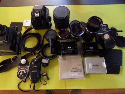 Mamiya 645 J + 3 Lenses + 3 Film Roll + Metz Flash + Power Drive + Accessoires