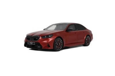 BMW M5 Pebble Beach 2025 orange metallic Modellauto 1:18 GT Spirit